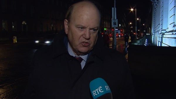 Michael Noonan said he expected the Taoiseach to inform Fine Gael ministers of his plans tonight