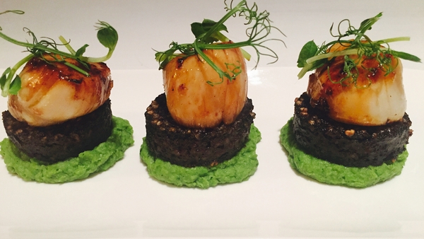 Caramelised Scallops with Minted Pea Purée