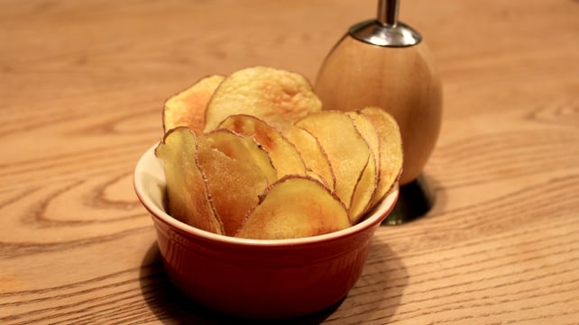 Homemade, Microwavable Crisps: Ready in 5 mins