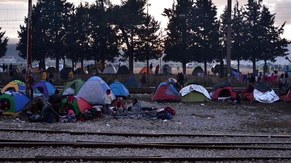 Greece has asked the EU for €480m in emergency funds to help shelter 100,000 refugees