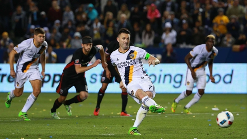 Robbie Keane slots home a penalty late on for Galaxy