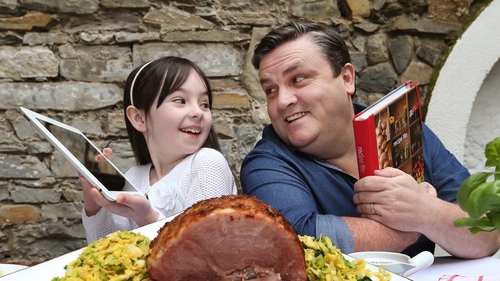 Simon Delaney is supporting Bord Bia's St Patrick's Day campaign for Ham & Bacon