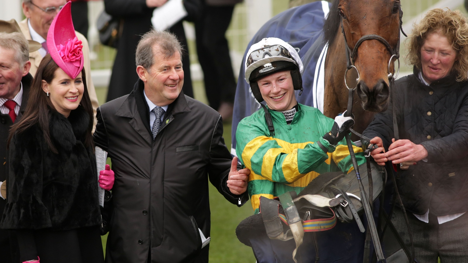 study-shows-that-female-jockeys-are-equal-to-males