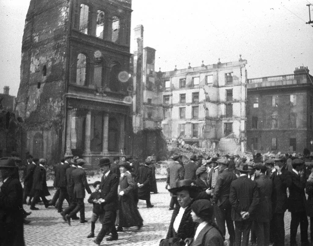 Eason's on Lower Sackville Street, Dublin (1916) 