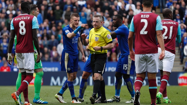 Jamie Vardy is sent off