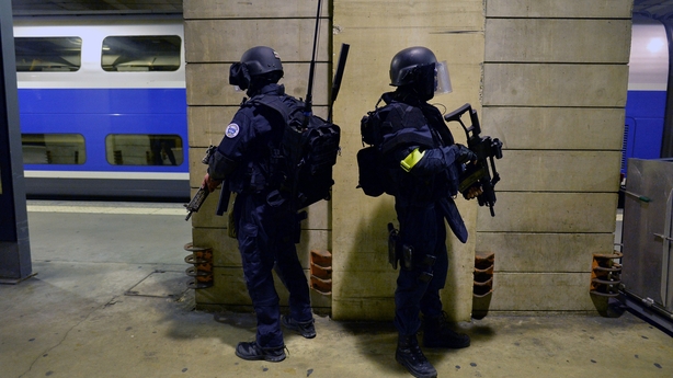 A training exercise takes place in Paris