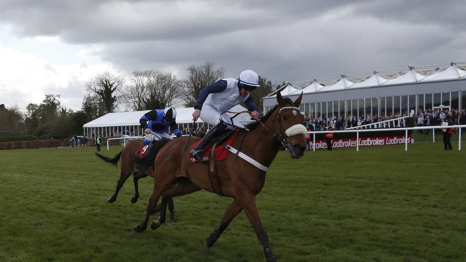 One Track Mind takes Stayers Hurdle prize