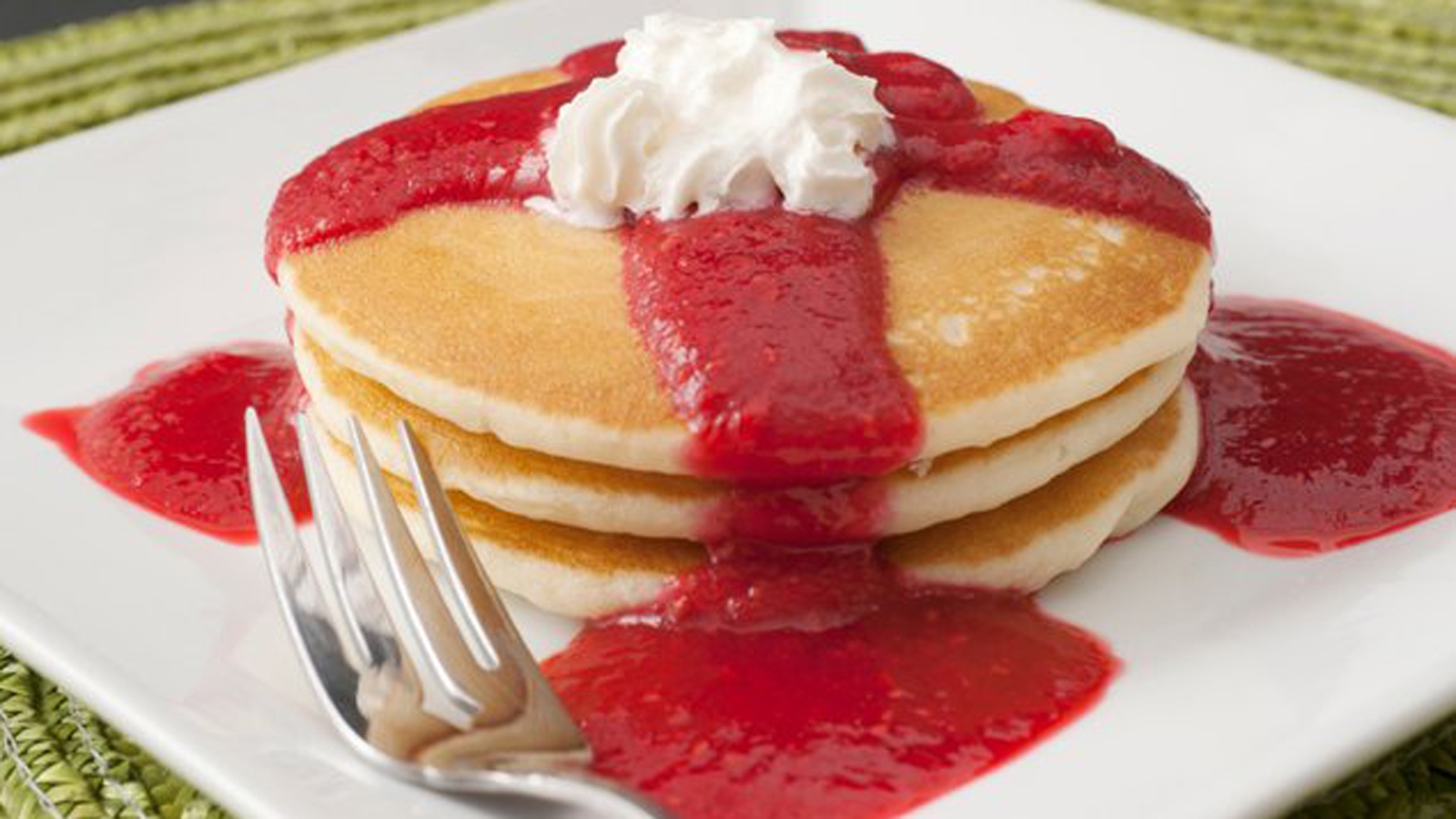 Pancakes with Raspberry Sauce