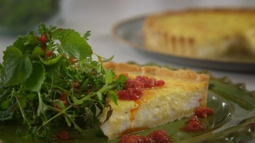 Enjoy a delicious and healthy goat's cheese and thyme tart with tomato oil