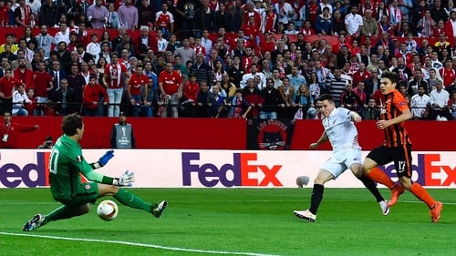 Kevin Gameiro scores for Sevilla against Shakthar in the Europa League