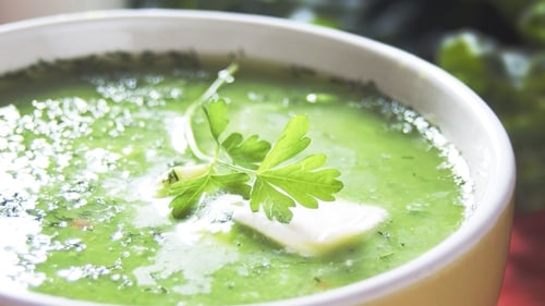 A healthy and delicious kale broth - perfect Monday get-back-on-track food
