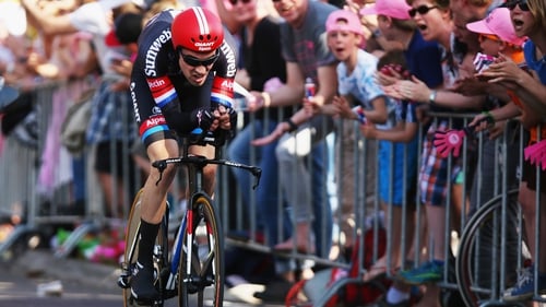 Tom Dumoulin on his way to taking the lead in the Giro d'Italia