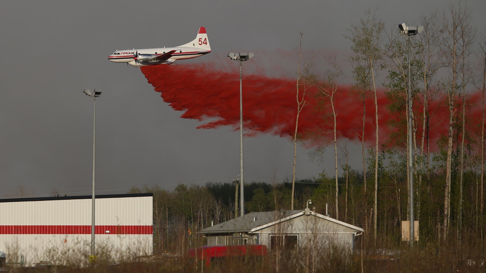 Canada fire continues to grow on seventh day