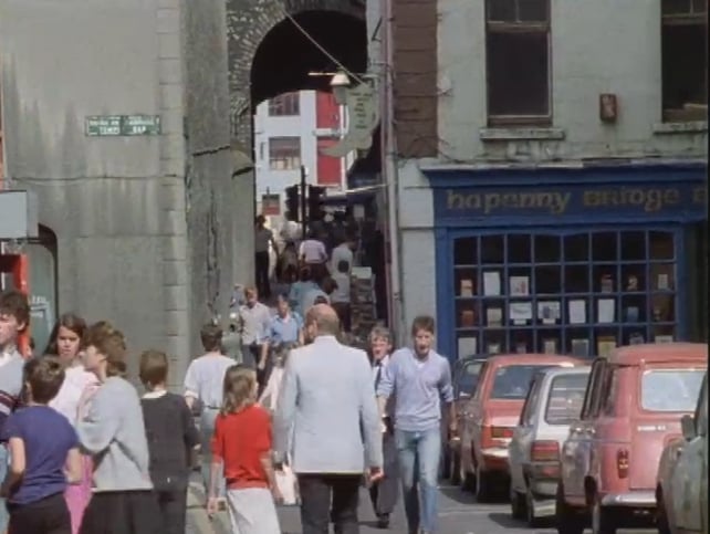 Crown Alley (1983)