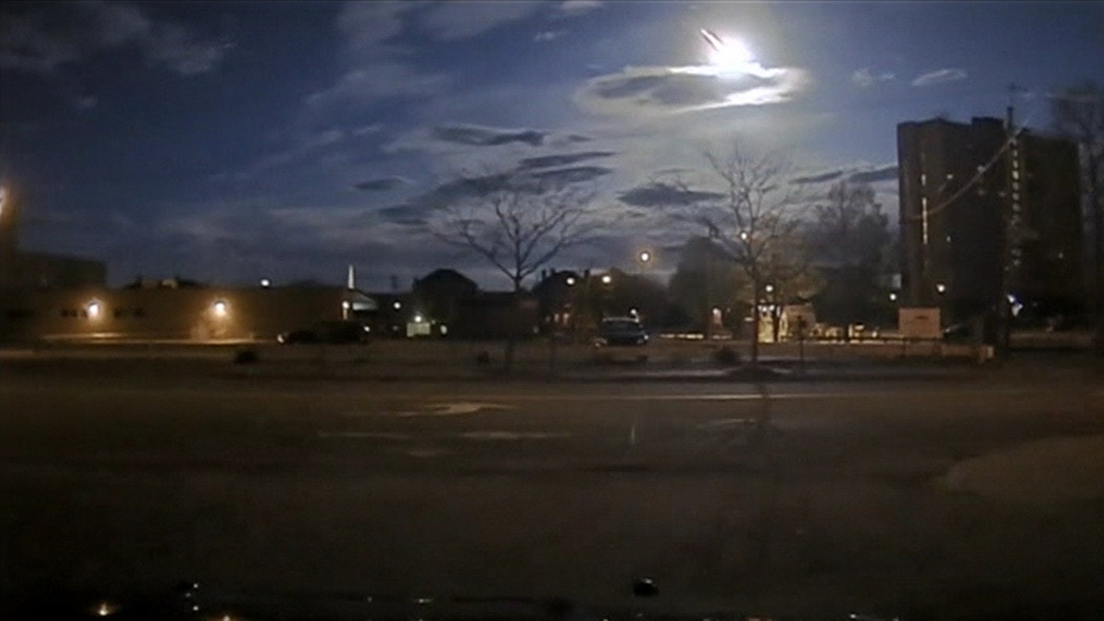 Meteor lights up skies above Maine