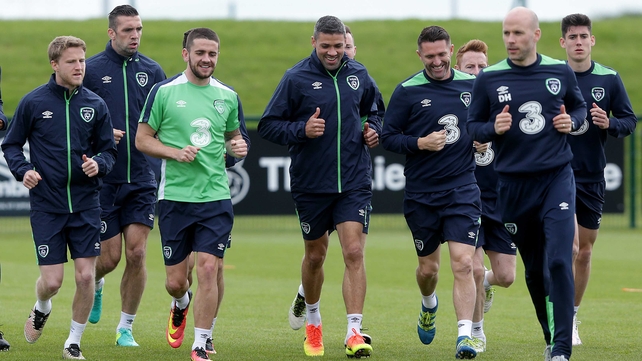 The players warm up this morning