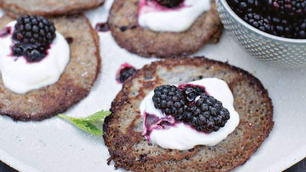 Delicious and easy blackberry pancakes