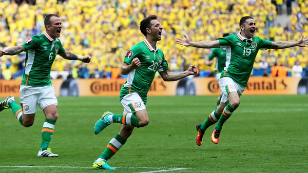 Wes Hoolahan celebrates his goal for Ireland against Sweden at Euro 2016 in France
