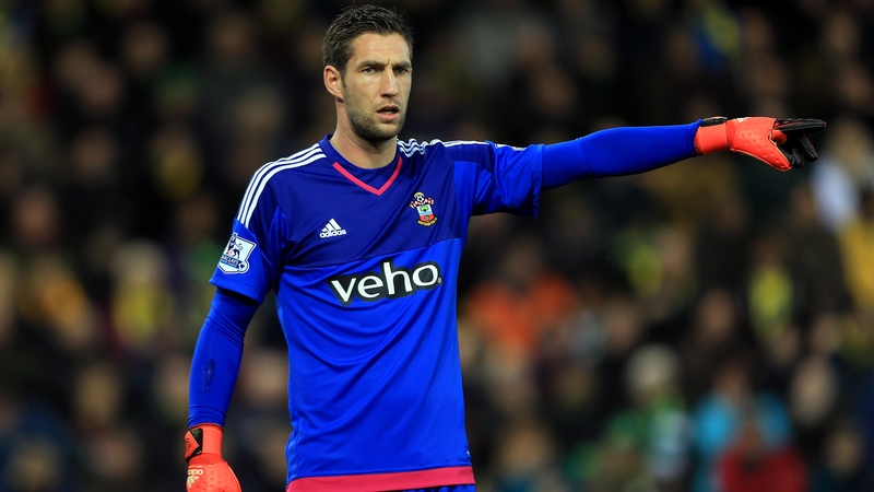 Everton sign Dutch keeper Stekelenburg