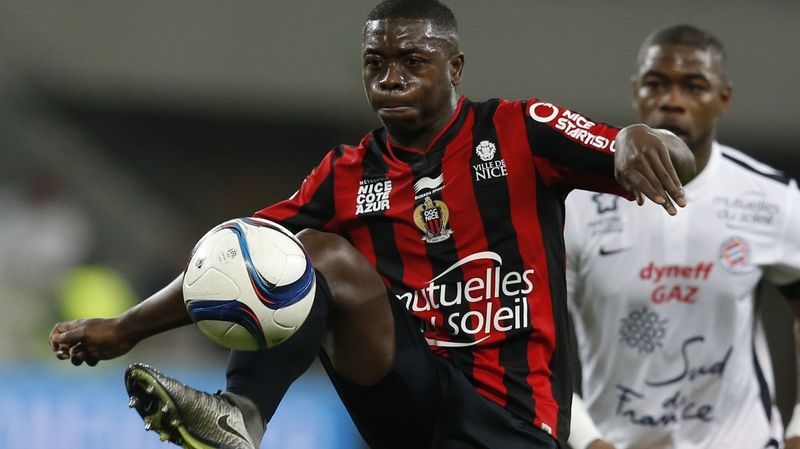 Leicester sign French midfielder Mendy