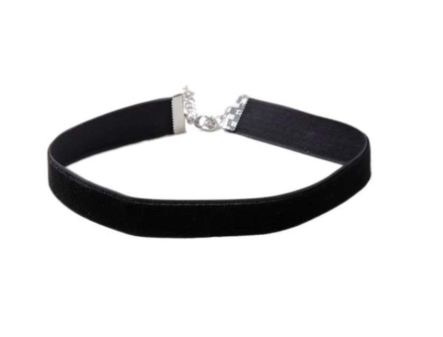 A classic choker for a night on the town
