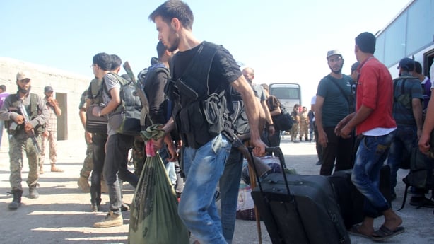 Syrians arrive in Idlib from Daraya