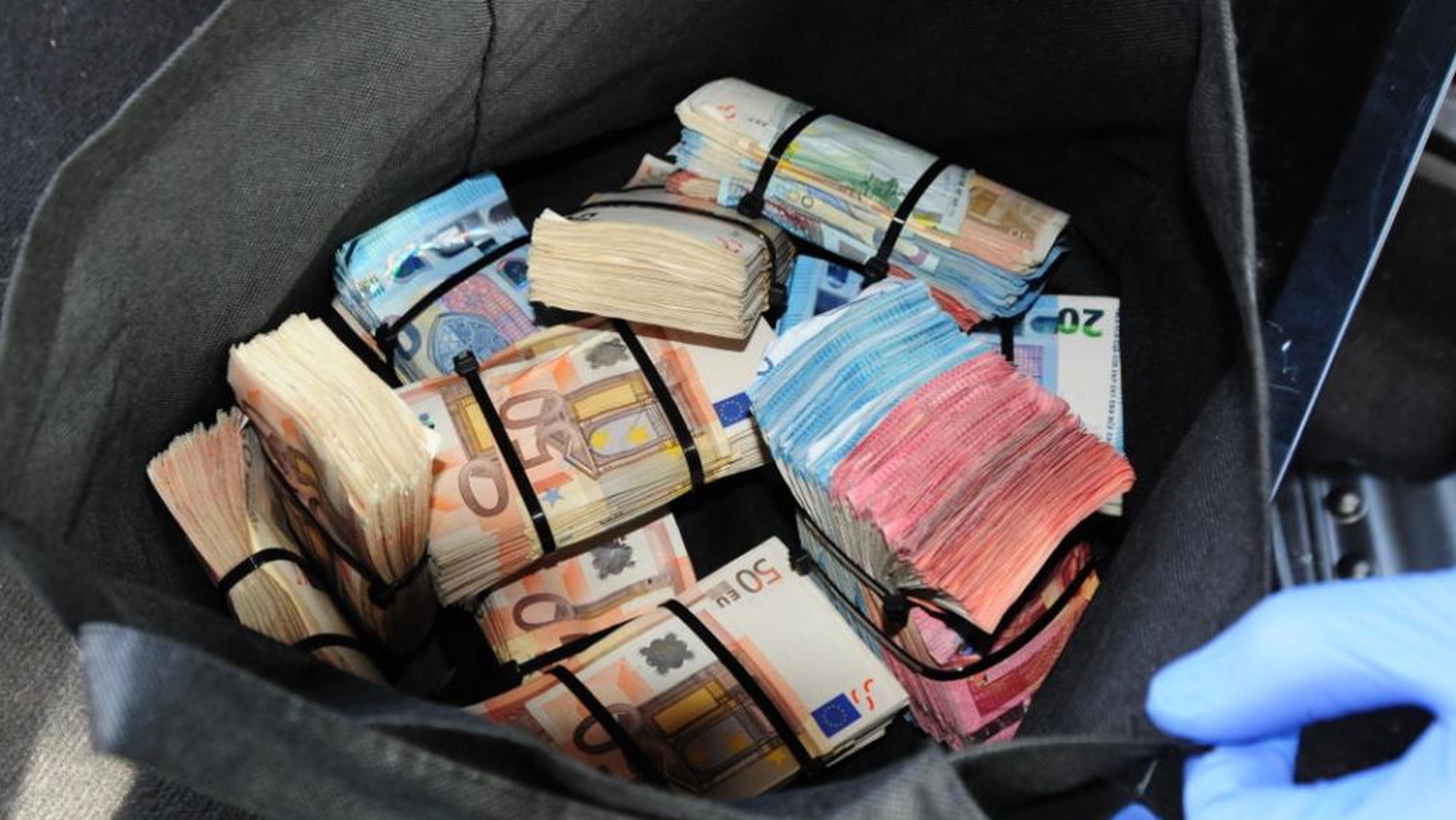 Man questioned after Dublin cash seizure
