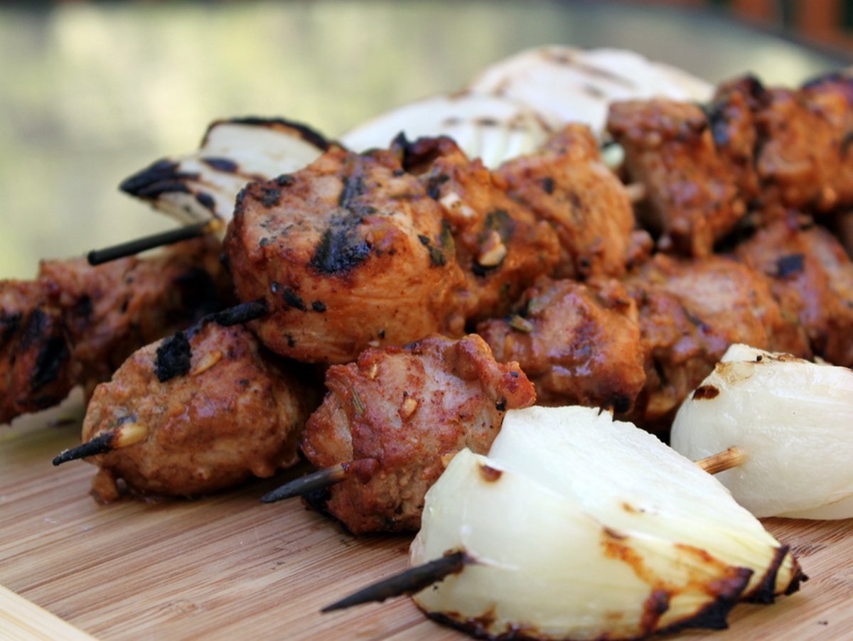 Neven's recipes Garlic And Mustard Beef Skewers With Creamy Chive