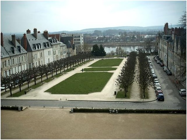 Place de la République in Nevers