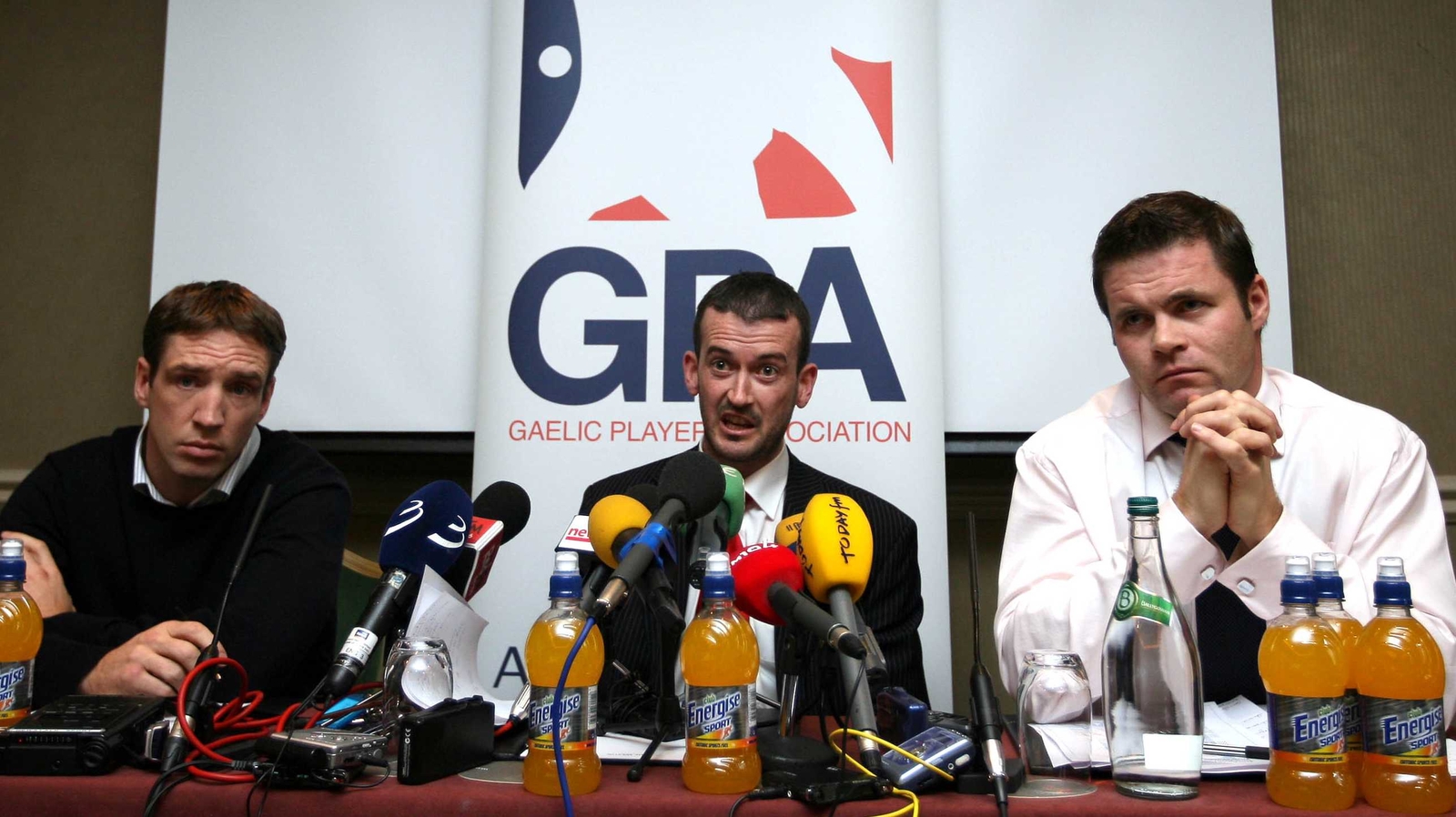 Image - Cusack (centre) with Kieran McGeeney (l) and Dessie Farrell (r) at a GPA media conference in 2007