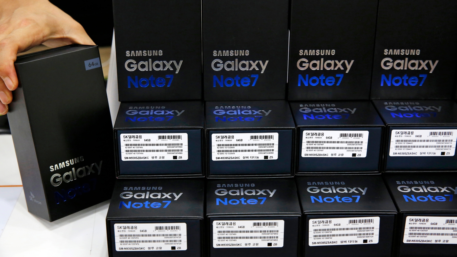 Galaxy отзывы. Самсунг приостановил продажу. Отзывы по самсунгам. Колодки самсунг отзывы.