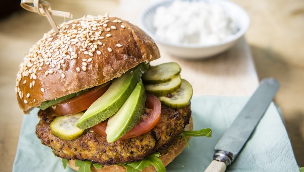 Quinoa is an uber tasty, nutritious super-grain that can be used in a huge range of recipes. This week we're learning how to make gluten-free quinoa burgers!