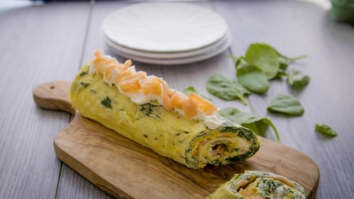 This creamy, healthy and tasty dish is perfect for a lazy Sunday brunch. Packed with protein and vitamins, this stuffed rolled omelette is ideal for the whole family!