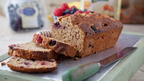 Banana and Berry Oaty Bread