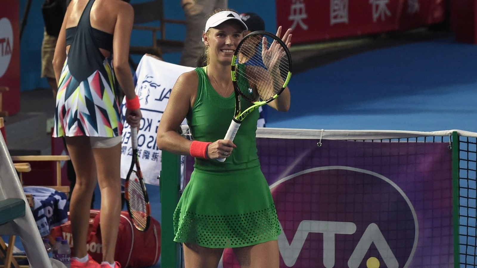 In-form Wozniacki secures Hong Kong Open
