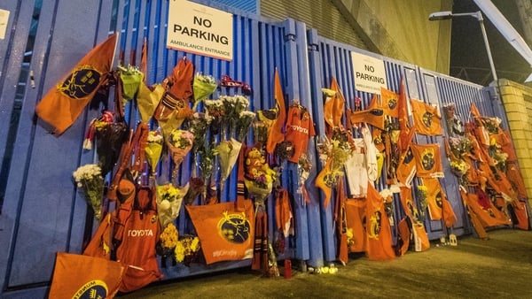 Munster supporters paid tribute to Anthony Foley at Thomond Park