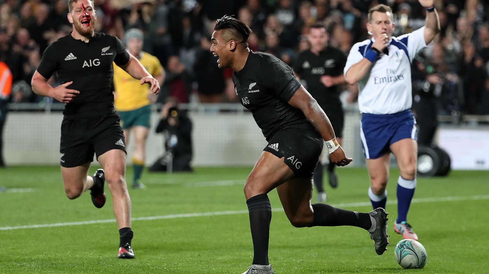 Unstoppable New Zealand crush Aussies