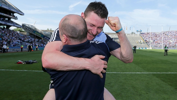 Niall Corcoran celebrates with Anthony Daly after the 2013 Leinster SHC final