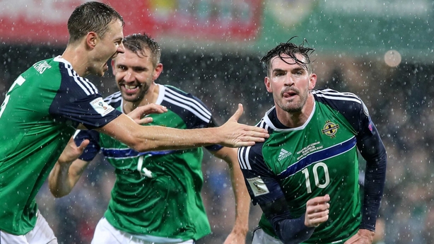 Kyle Lafferty scores