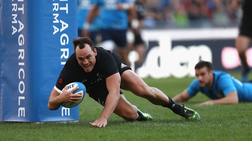 Israel Dagg scores a try against Italy