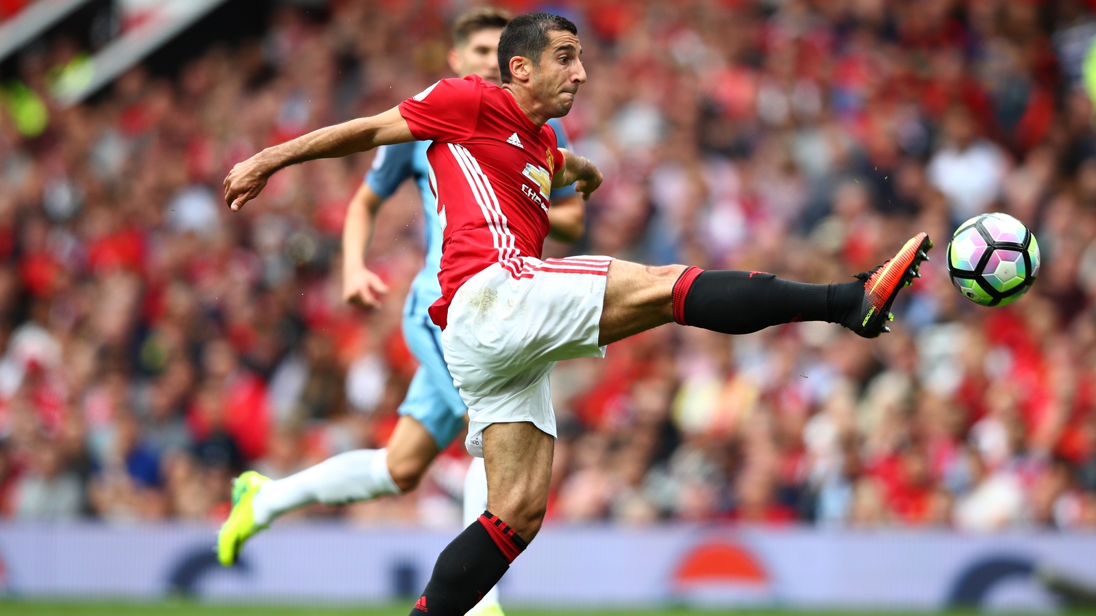 Mkhitaryan: Manchester United not giving up on Premier League