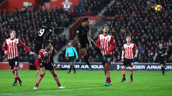 Nathaniel Clyne can't direct his header on target