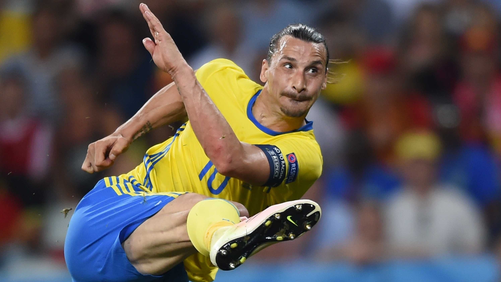 Swedish Zlatan Ibrahimovic of Ajax Amsterdam, with new haircut