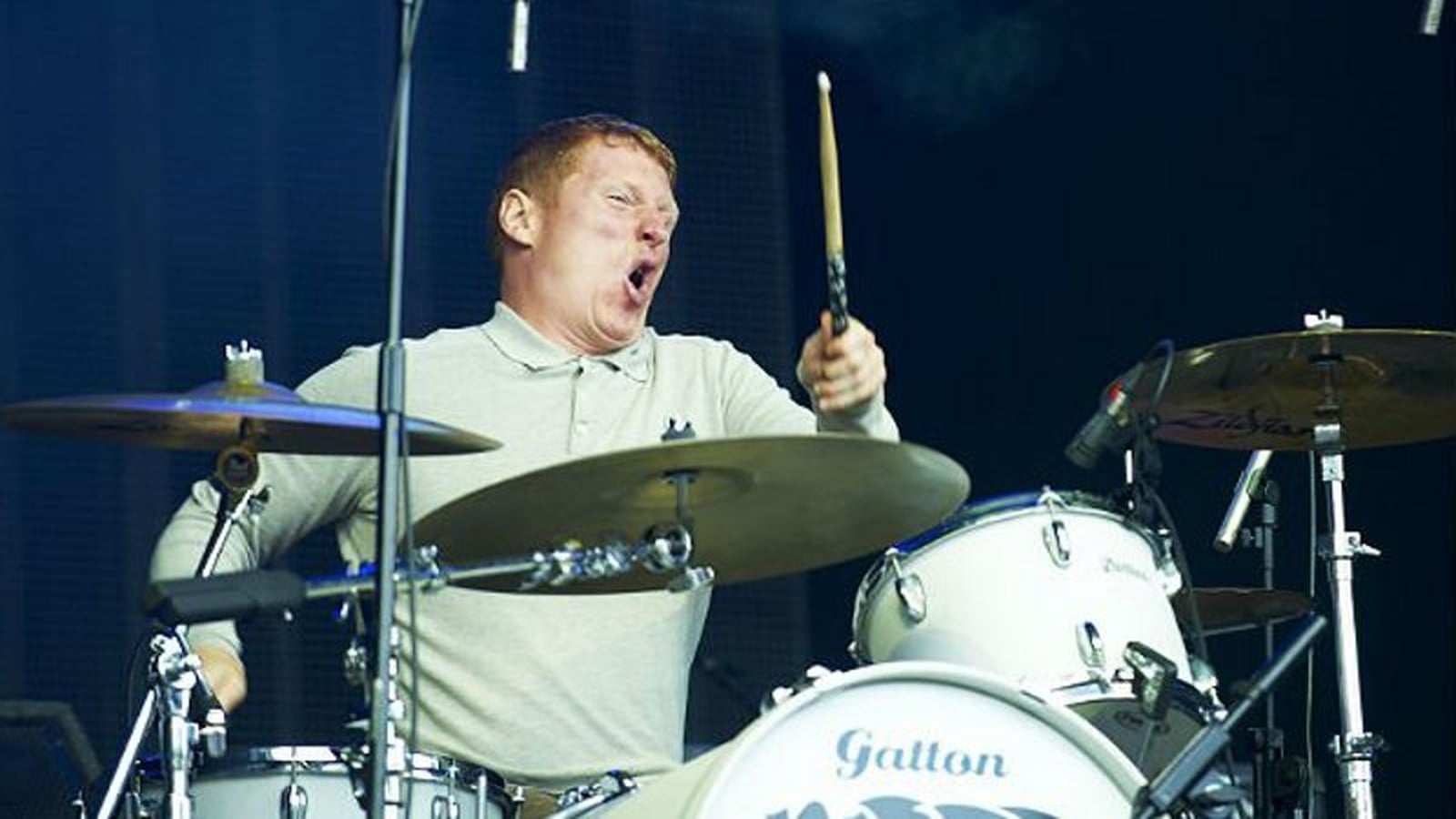 Gallagher Leads Tributes To Inspiral Carpets Drummer