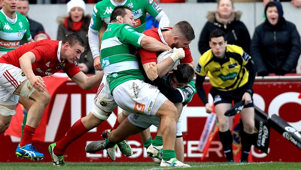 Darren O'Shea secures the bonus point with Munster's fourth try
