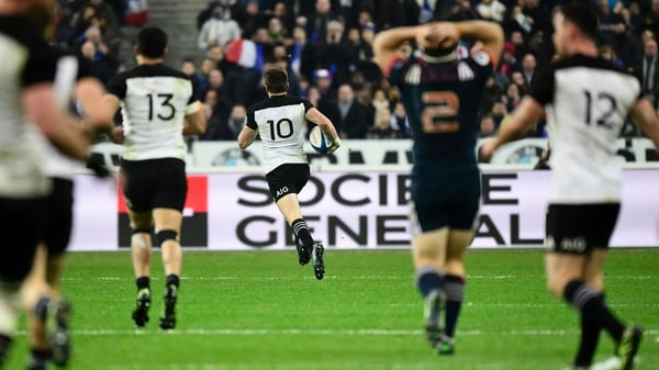 Beauden Barrett races clear to touch now for New Zealand