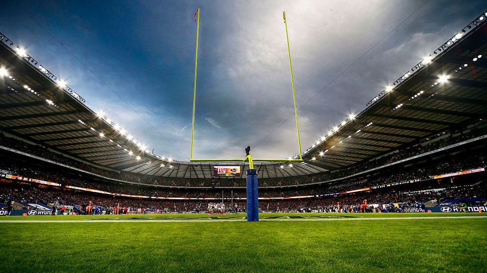 Win four tickets to see the Arizona Cardinals NFL Game at Twickenham!