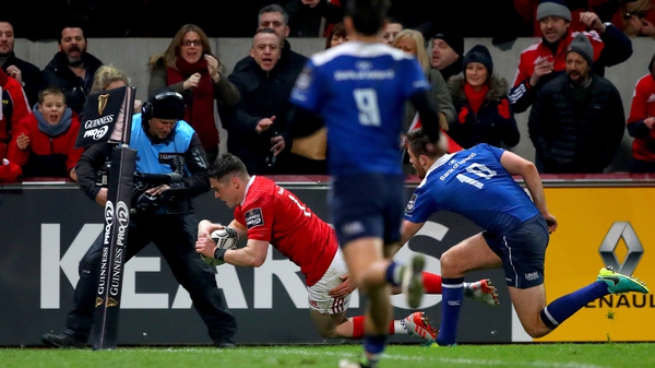 O'Mahony dives over for his vital first half try in the Pro12 against Leinster at Thomond Park