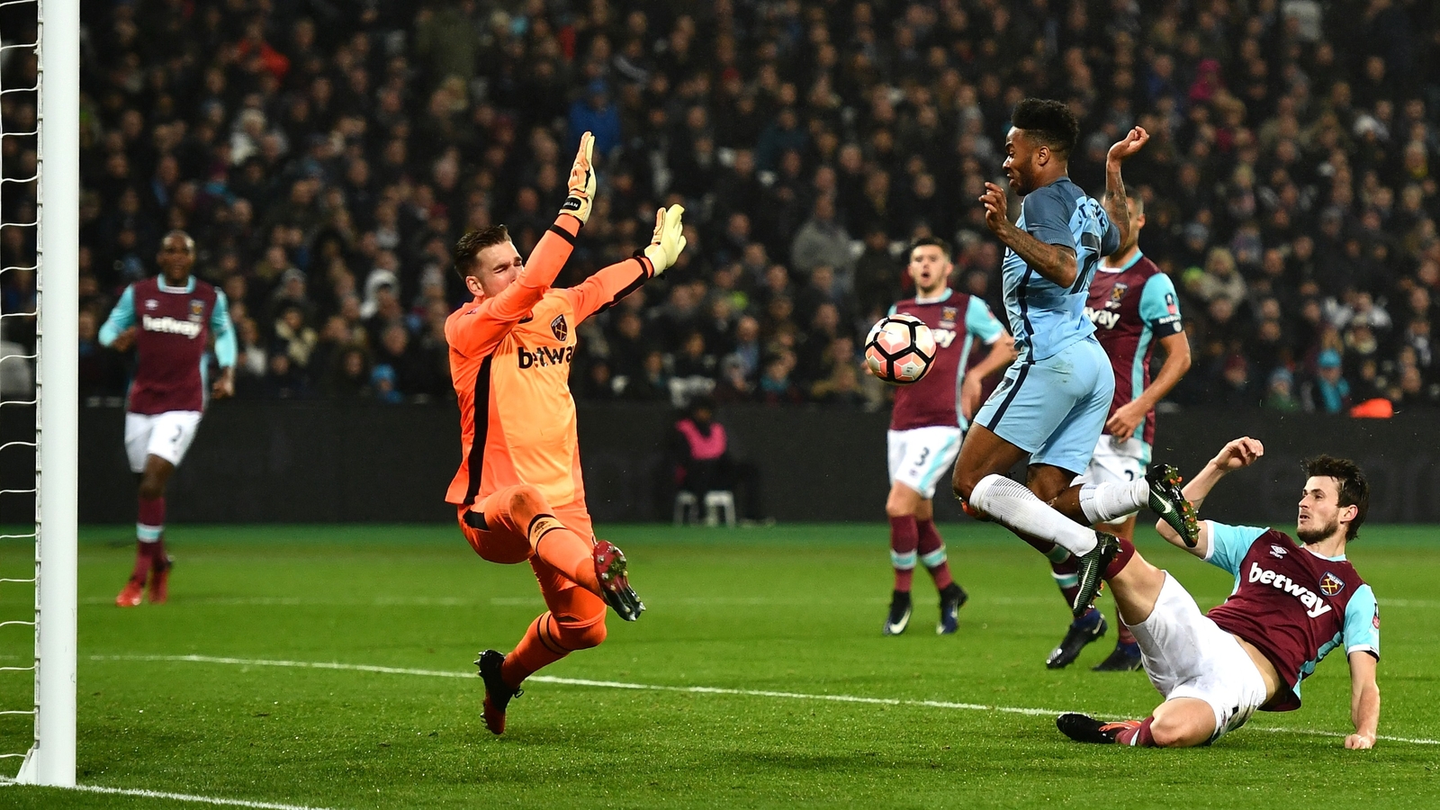 Man City crush sorry West Ham in FA Cup