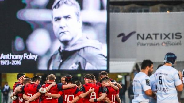 The pre-match tribute to Anthony Foley at Stade Yves-du-Manoir